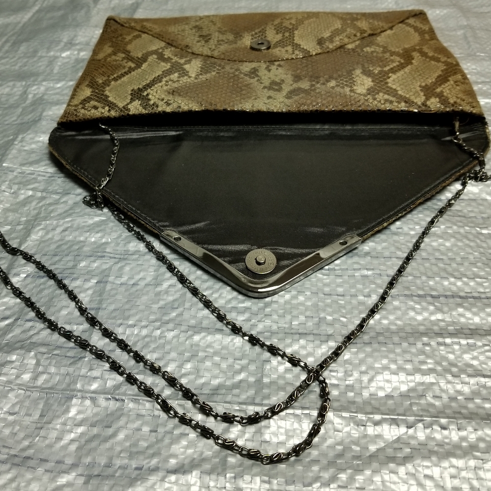 🍁🌺Attitude(Jay Manuel) camo clutch bag with detachable chain - Picture 5 of 7